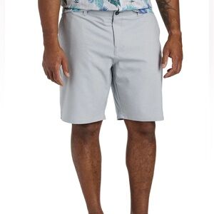Tommy Bahama On Par Harbor Mist Short - Size 46RG